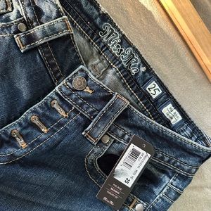 NWT Miss Me Mid Rise Skinny Jeans (size: 25)